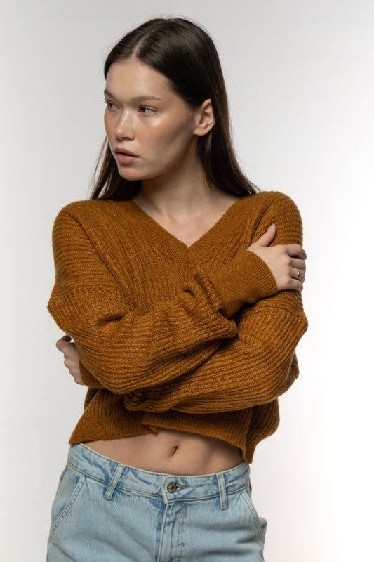 Amber Camel V-neck Ribbed Knit Pullover