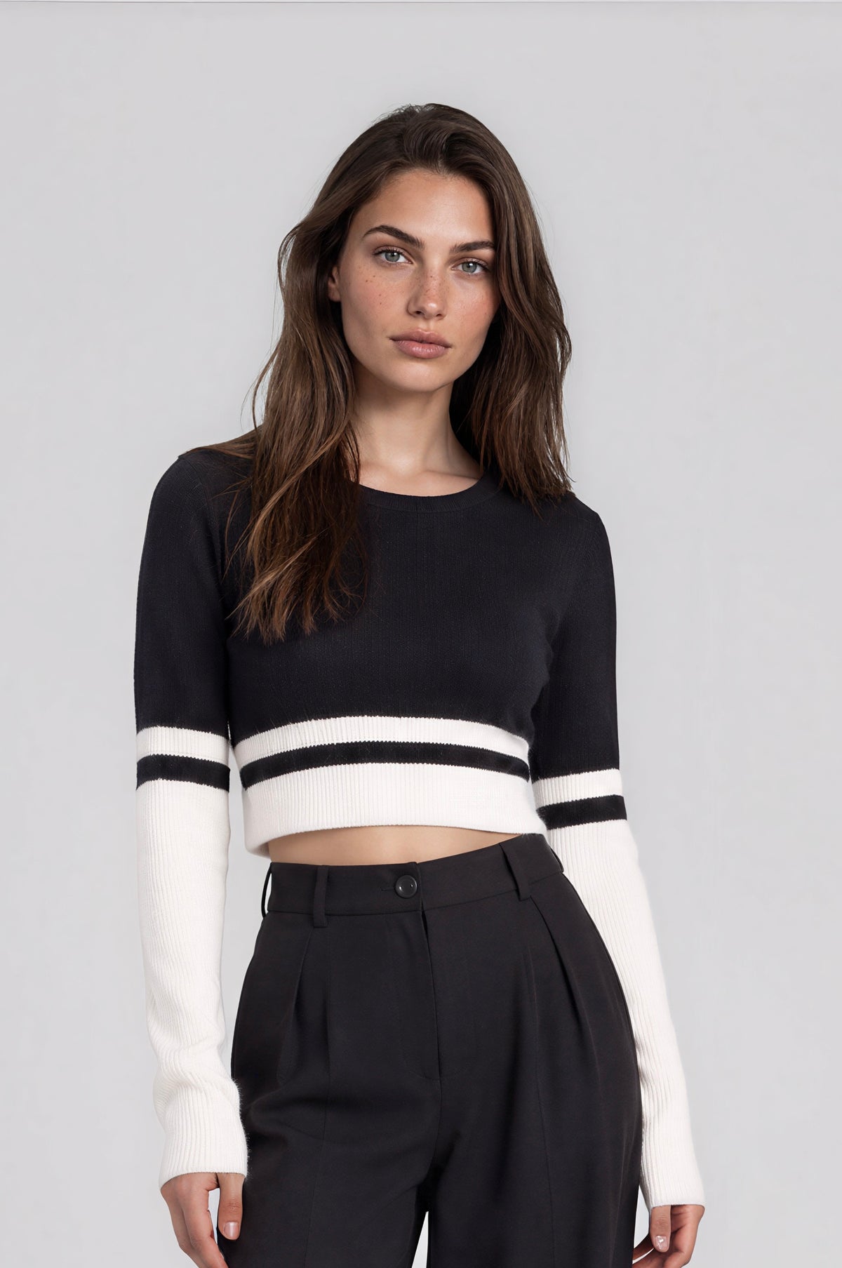 Luna Contrast Cropped Pullover