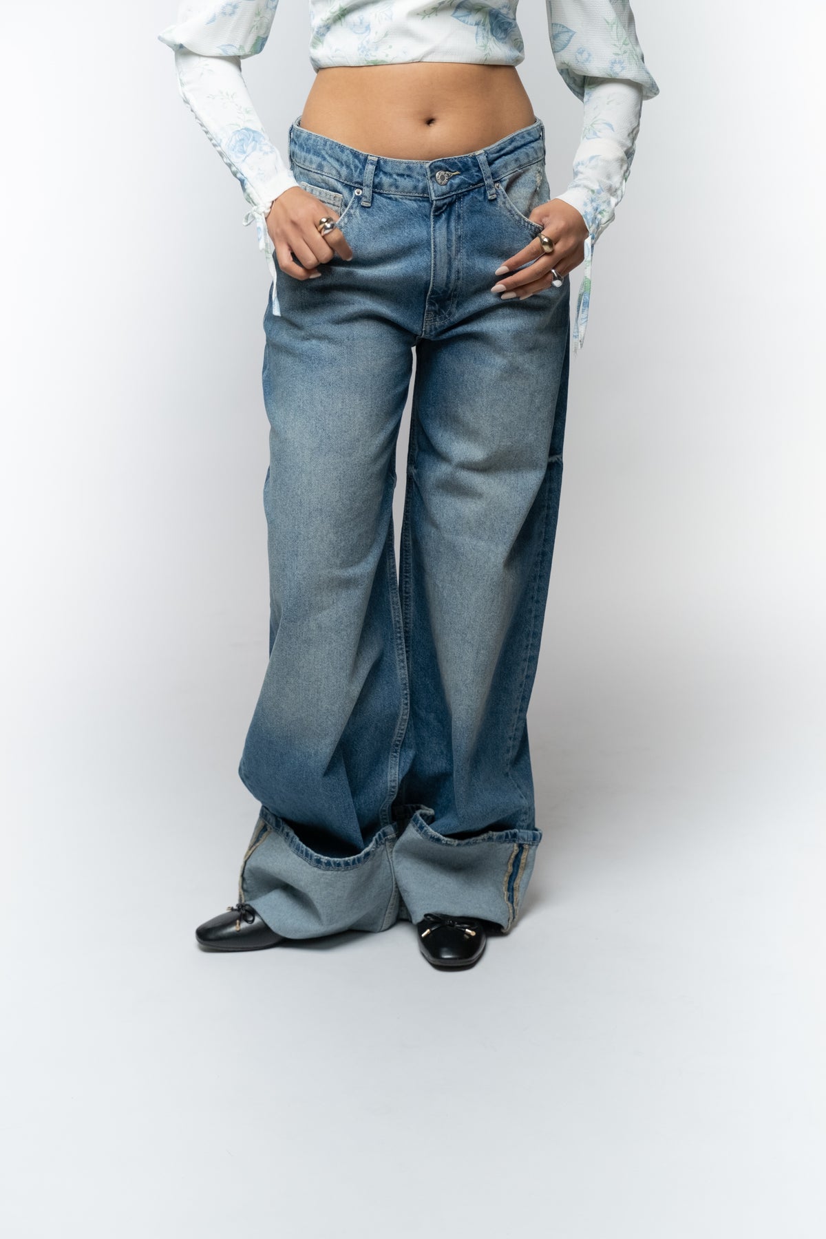 Wide-Legged Denim Jeans with Color-Blocked Hem
